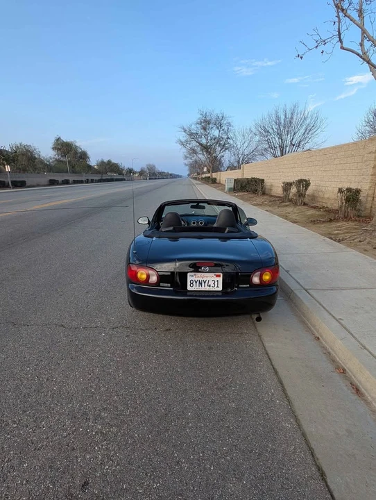 2004 Mazda NB MX-5 Miata - Image 6 of 8