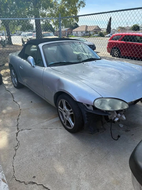 2004 Mazda NB MX-5 Miata - Image 4 of 4