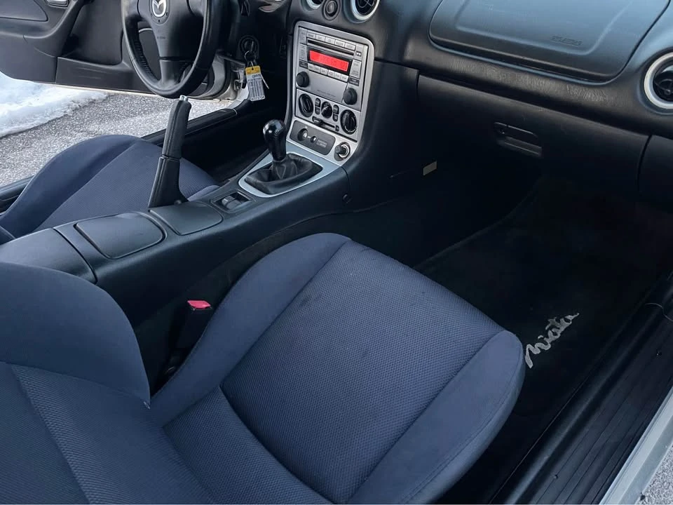 2004 Mazda NB MX-5 Miata - Image 8 of 15