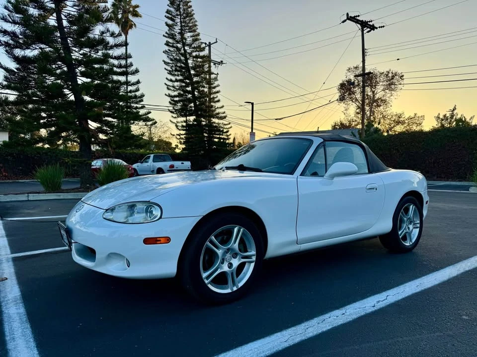 2004 Mazda NB MX-5 Miata - Image 2 of 18
