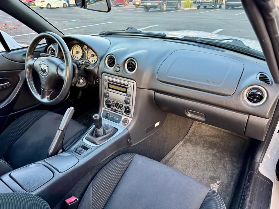 2004 Mazda NB MX-5 Miata - Image 14 of 18