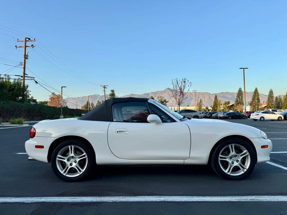 2004 Mazda NB MX-5 Miata - Image 4 of 18