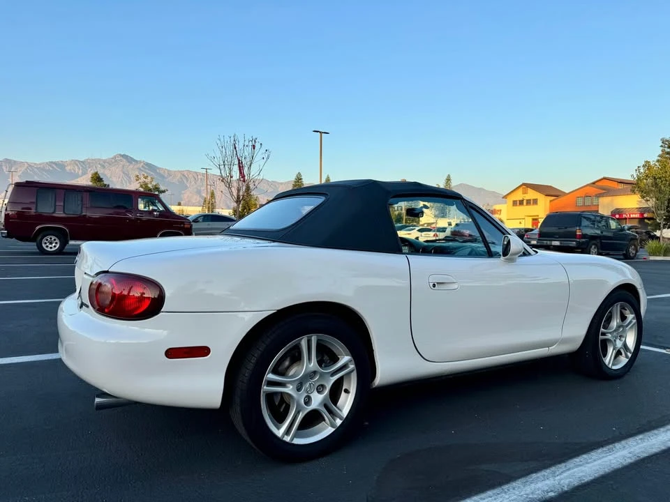 2004 Mazda NB MX-5 Miata - Image 5 of 18