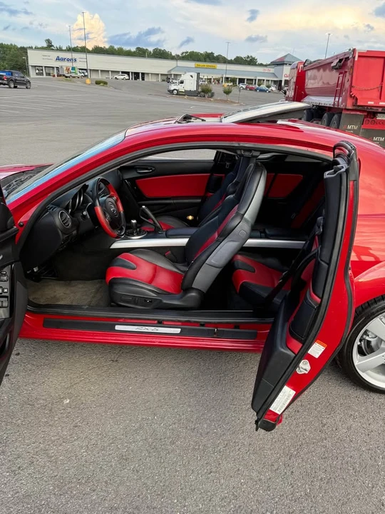 2004 Mazda RX-8 1st Gen - Image 9 of 11