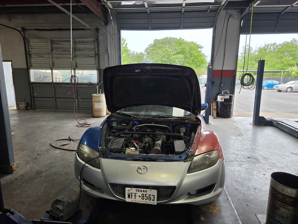 2004 Mazda RX-8 1st Gen - Image 2 of 4
