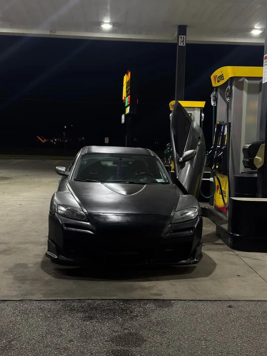 2004 Mazda RX-8 1st Gen - Image 2 of 9