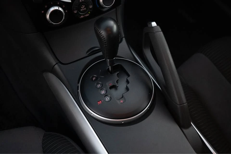 2004 Mazda RX-8 1st Gen - Image 10 of 11