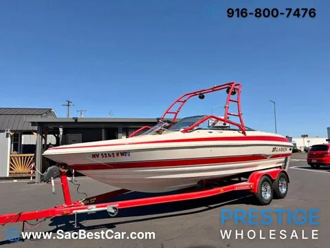 2004 Larson LXi210
