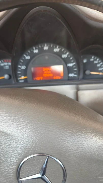 2004 Mercedes-Benz E-Class - Image 2 of 2