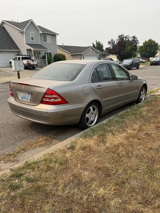 2004 Mercedes-Benz E-Class - Image 4 of 12