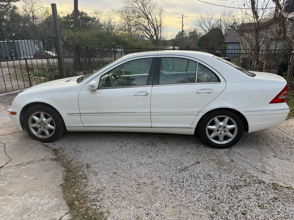 2004 Mercedes-Benz W211 E-Class - Image 2 of 13