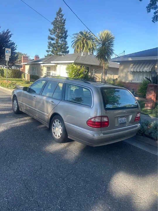 2004 Mercedes-Benz W211 E-Class - Image 2 of 3