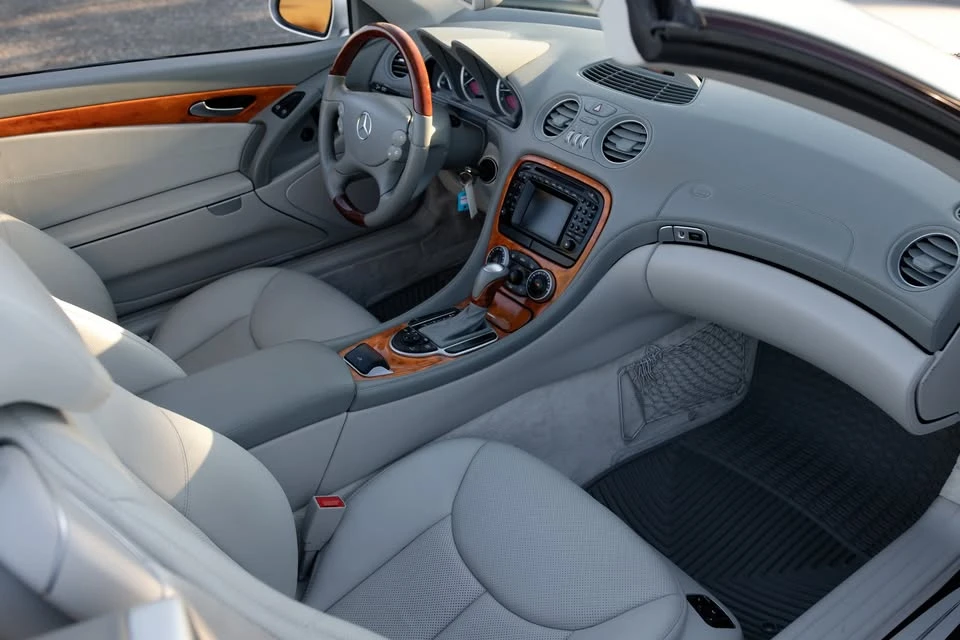 2004 Mercedes-Benz R230 SL-Class - Image 9 of 20