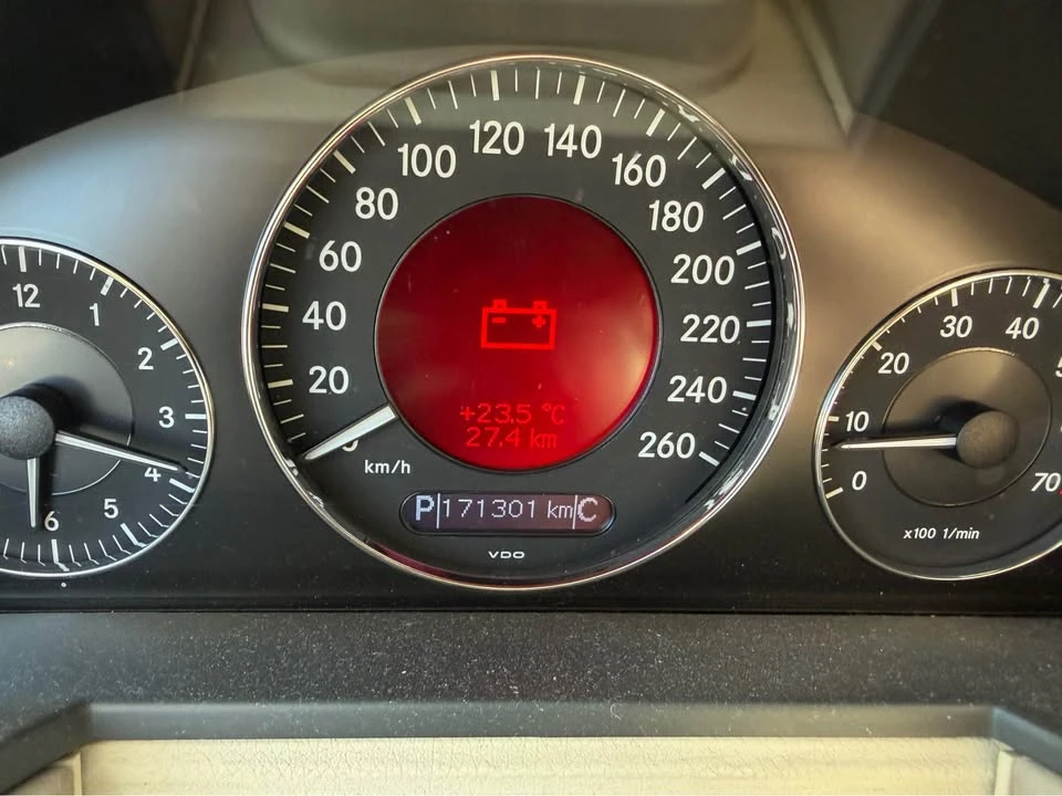2004 Mercedes-Benz W211 E-Class - Image 10 of 16