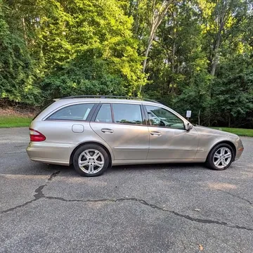 2004 Mercedes-Benz E500 Sedan 4D