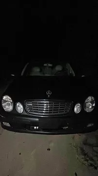 2004 Mercedes-Benz 500 E Sedan 4D
