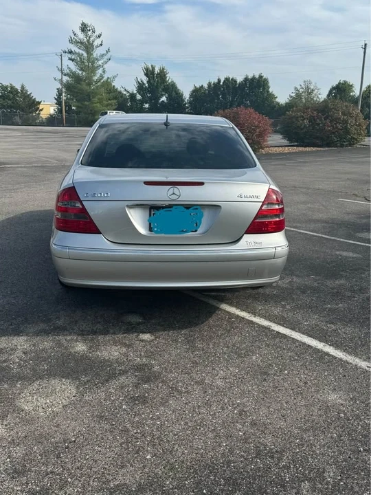 2004 Mercedes-Benz W211 E-Class - Image 2 of 17