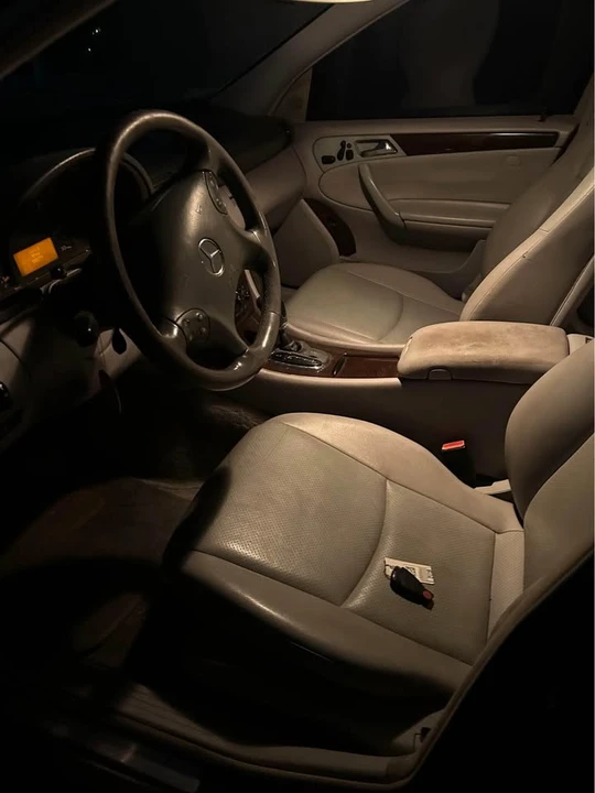 2004 Mercedes-Benz W203 C-Class - Image 7 of 10