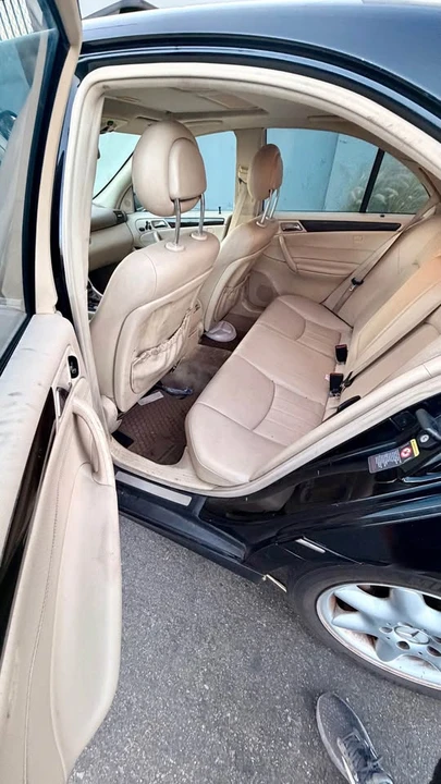 2004 Mercedes-Benz W203 C-Class - Image 8 of 10