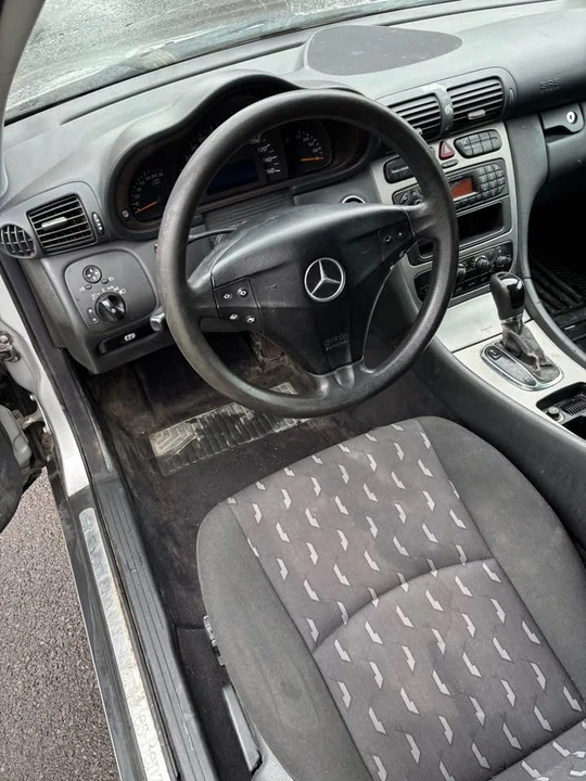 2004 Mercedes-Benz W203 C-Class - Image 4 of 9
