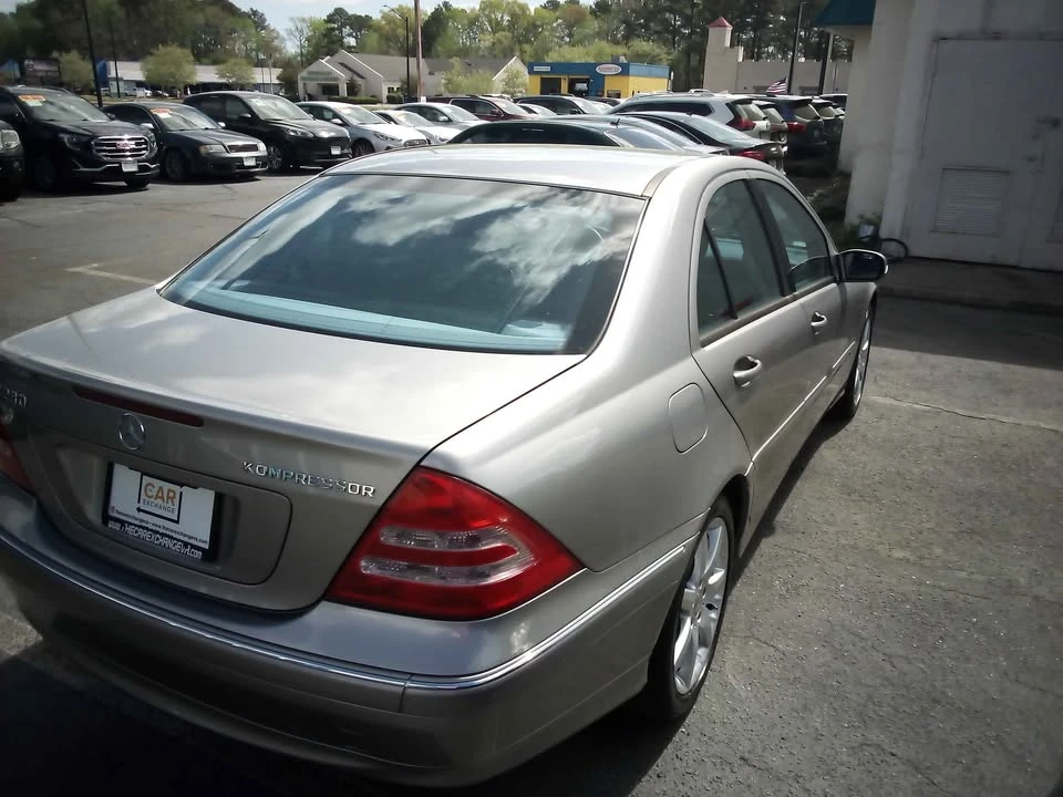 2004 Mercedes-Benz W203 C-Class - Image 2 of 16