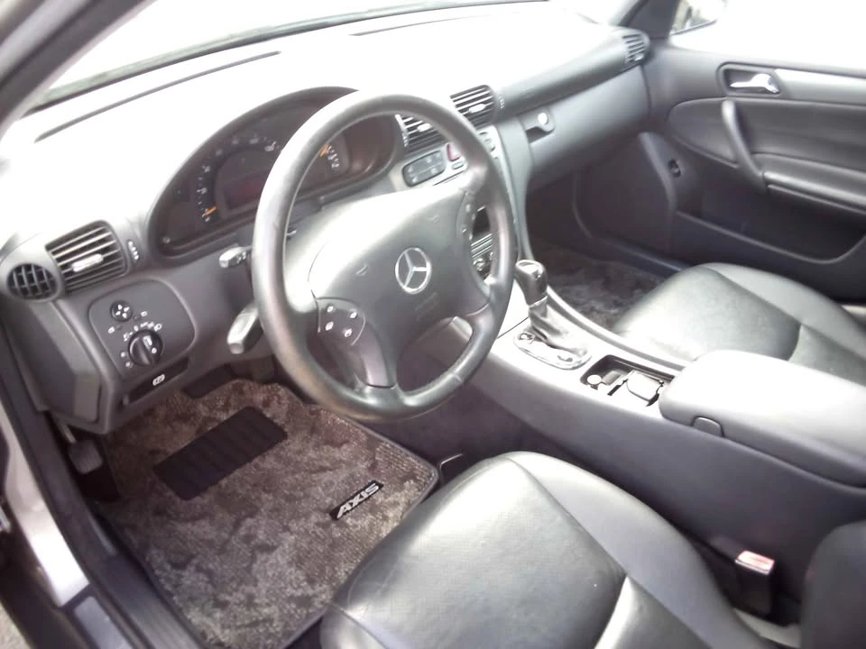2004 Mercedes-Benz W203 C-Class - Image 9 of 16