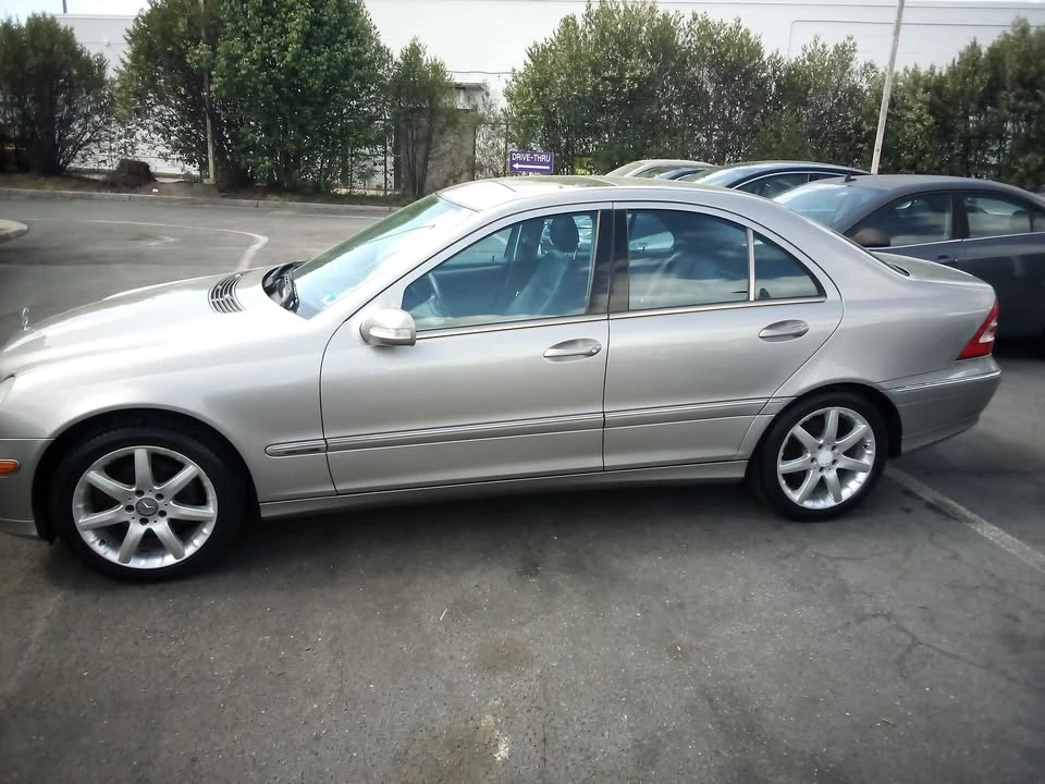 2004 Mercedes-Benz W203 C-Class - Image 8 of 16