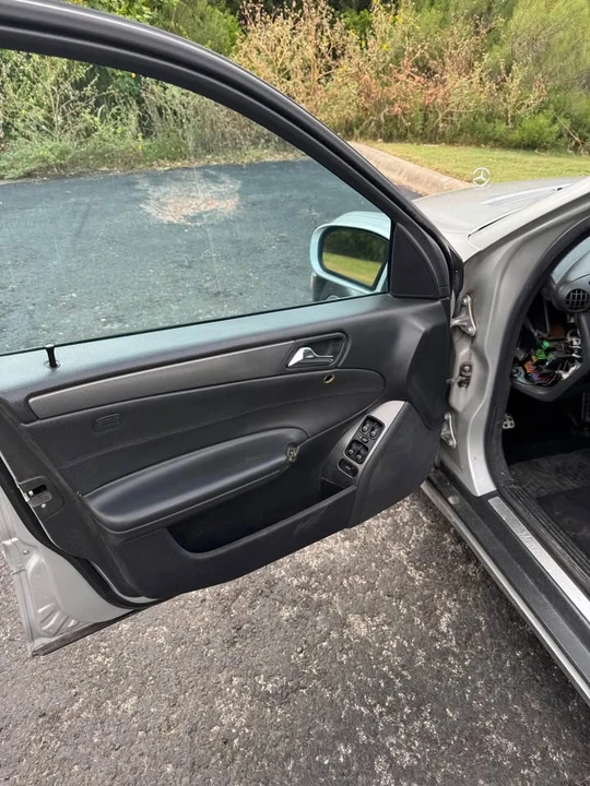 2004 Mercedes-Benz W203 C-Class - Image 5 of 14