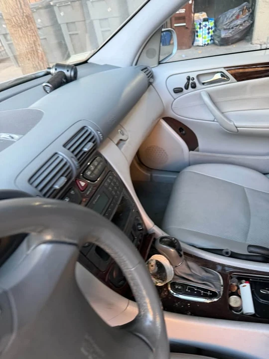 2004 Mercedes-Benz W203 C-Class - Image 2 of 7