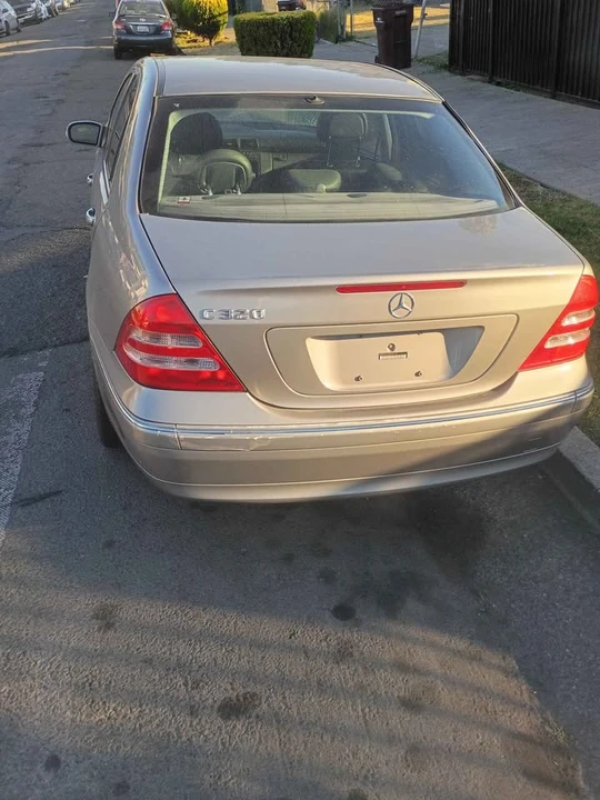 2004 Mercedes-Benz W203 C-Class - Image 2 of 2