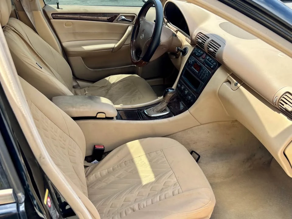 2004 Mercedes-Benz W203 C-Class - Image 6 of 8