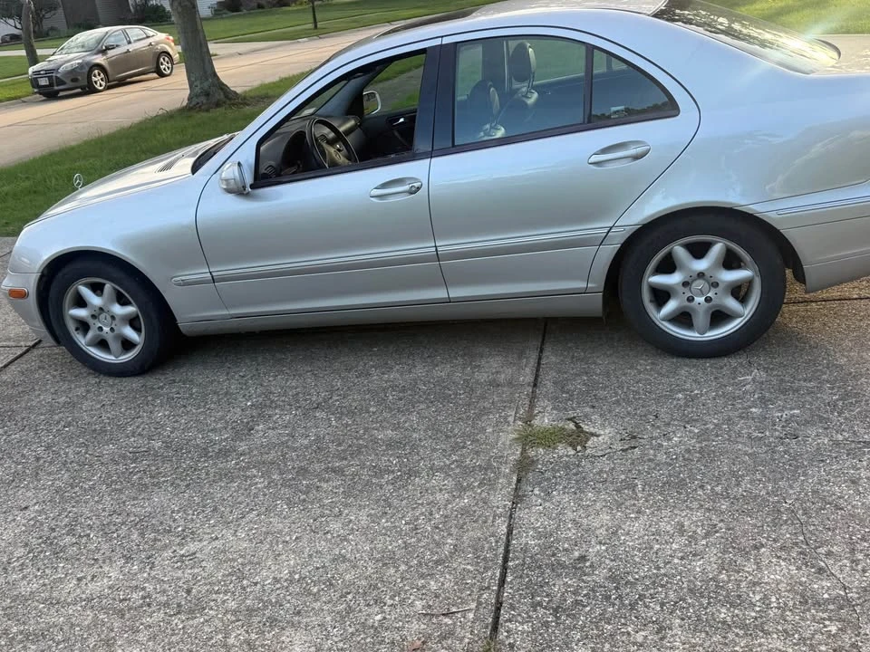 2004 Mercedes-Benz W203 C-Class - Image 4 of 13