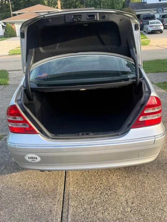 2004 Mercedes-Benz W203 C-Class - Image 8 of 13