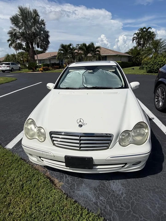 2004 Mercedes-Benz W203 C-Class - Image 2 of 18