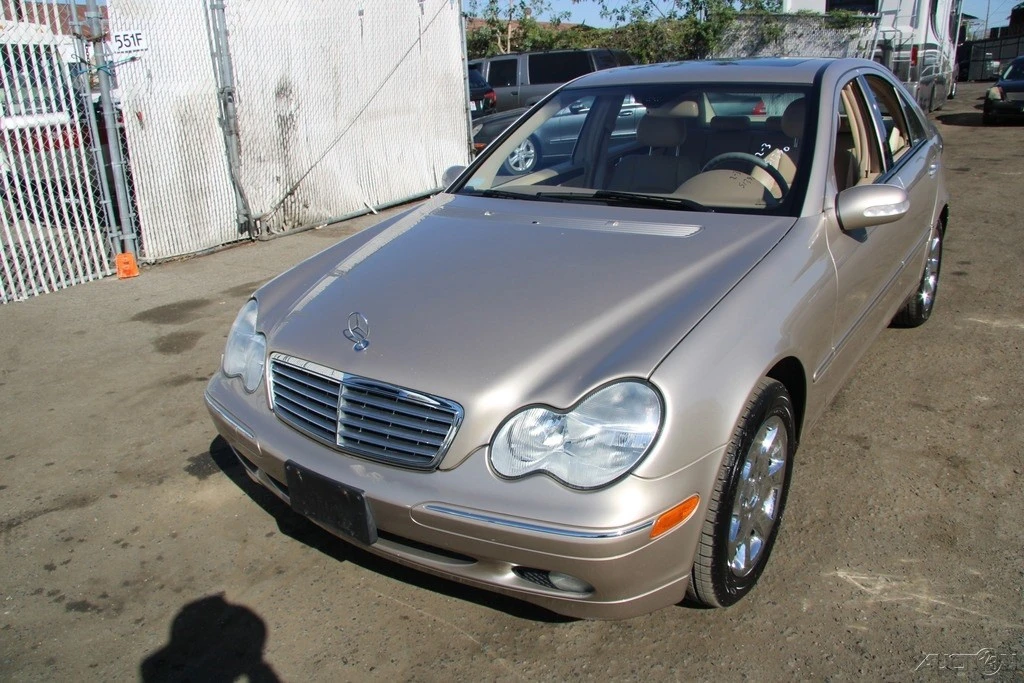 2004 Mercedes-Benz W203 C-Class - Image 2 of 21