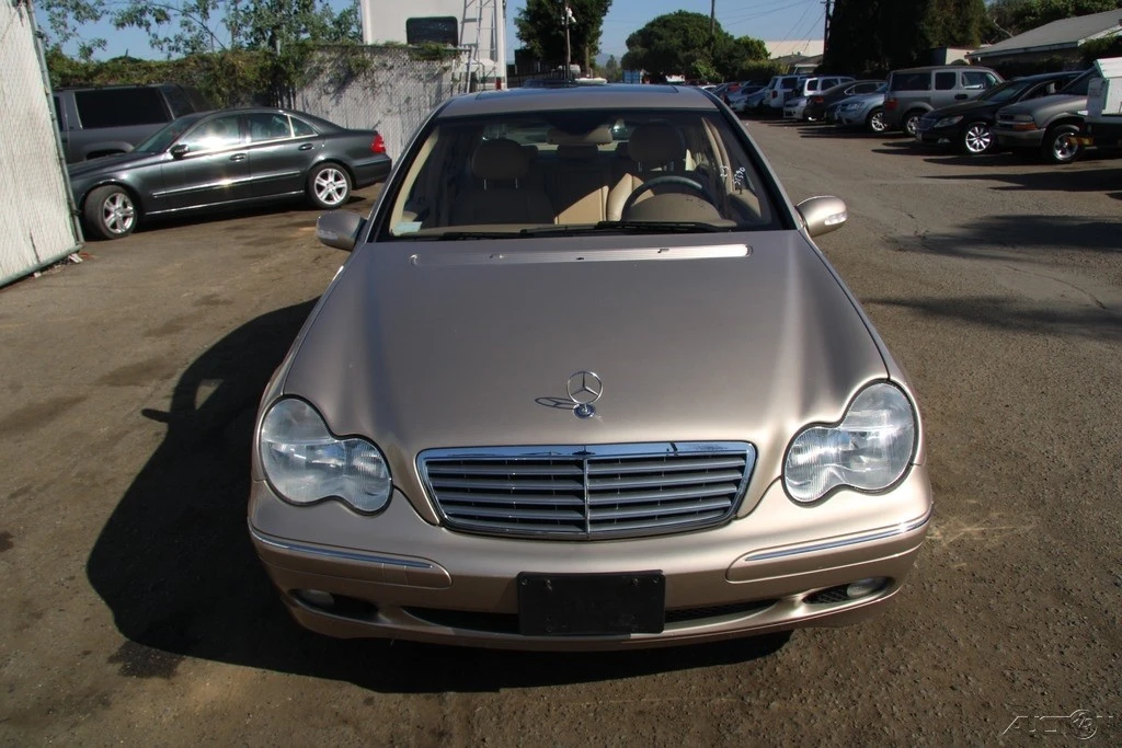 2004 Mercedes-Benz W203 C-Class - Image 9 of 21