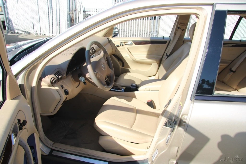 2004 Mercedes-Benz W203 C-Class - Image 14 of 21
