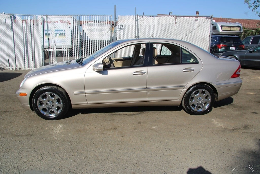 2004 Mercedes-Benz W203 C-Class - Image 3 of 21
