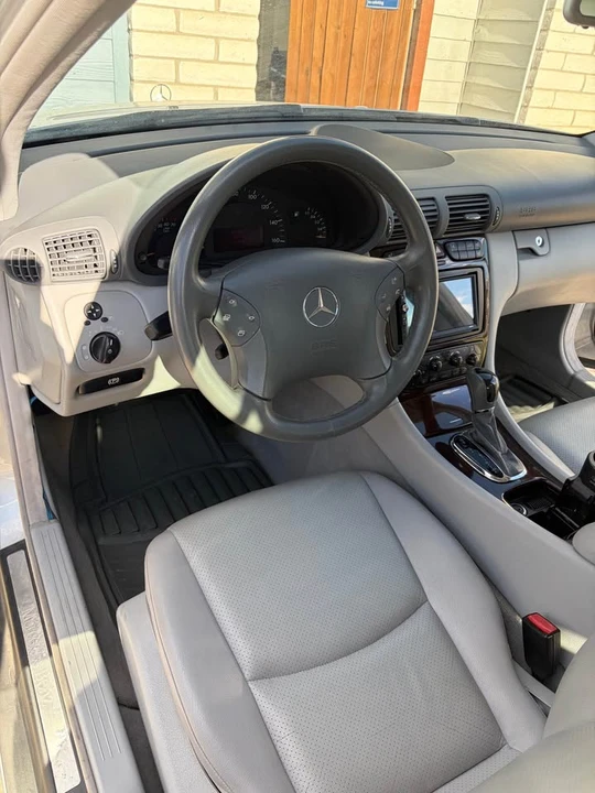 2004 Mercedes-Benz W203 C-Class - Image 15 of 20
