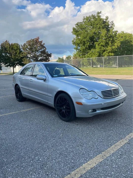 2004 Mercedes-Benz W203 C-Class - Image 2 of 17