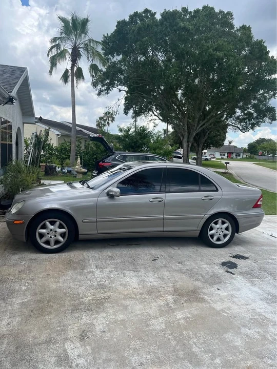 2004 Mercedes-Benz W203 C-Class - Image 2 of 4