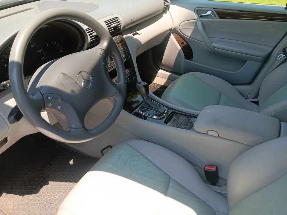 2004 Mercedes-Benz W203 C-Class - Image 2 of 7