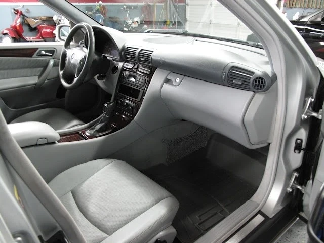 2004 Mercedes-Benz W203 C-Class - Image 11 of 21