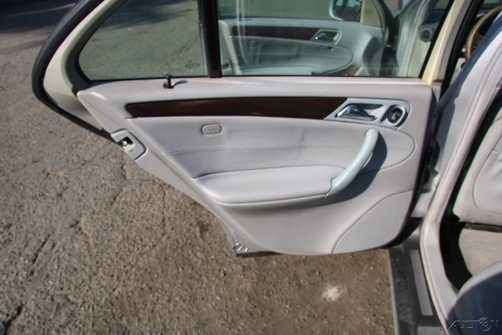 2004 Mercedes-Benz W203 C-Class - Image 20 of 21
