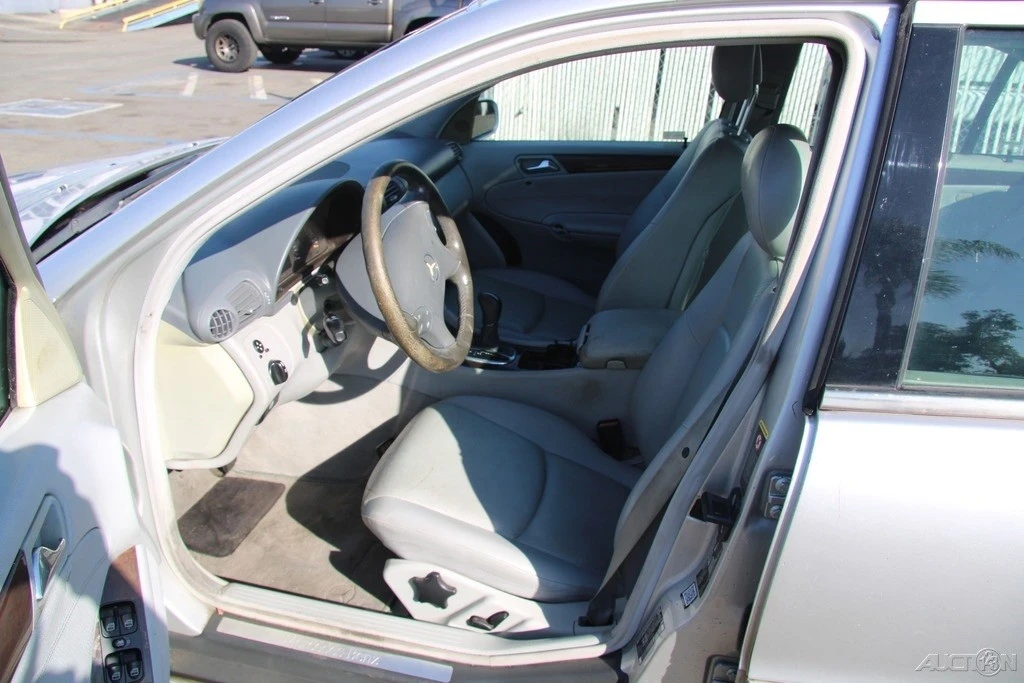2004 Mercedes-Benz W203 C-Class - Image 13 of 21