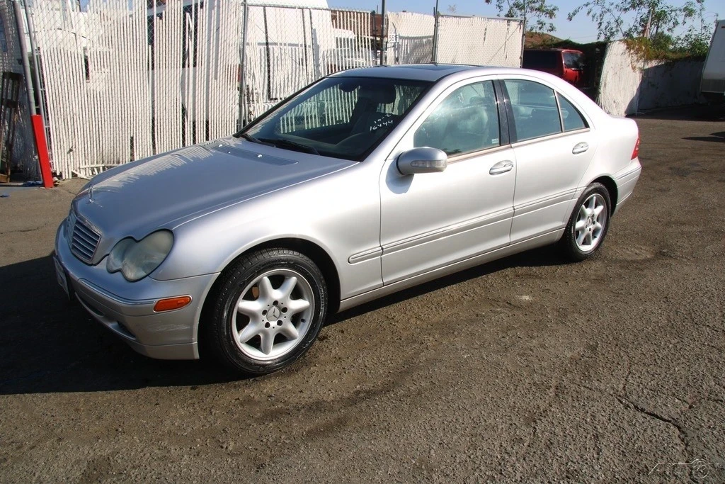 2004 Mercedes-Benz W203 C-Class - Image 2 of 21