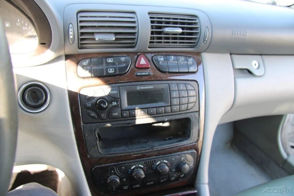 2004 Mercedes-Benz W203 C-Class - Image 18 of 21