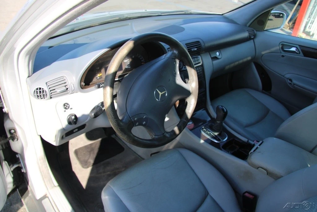 2004 Mercedes-Benz W203 C-Class - Image 14 of 21