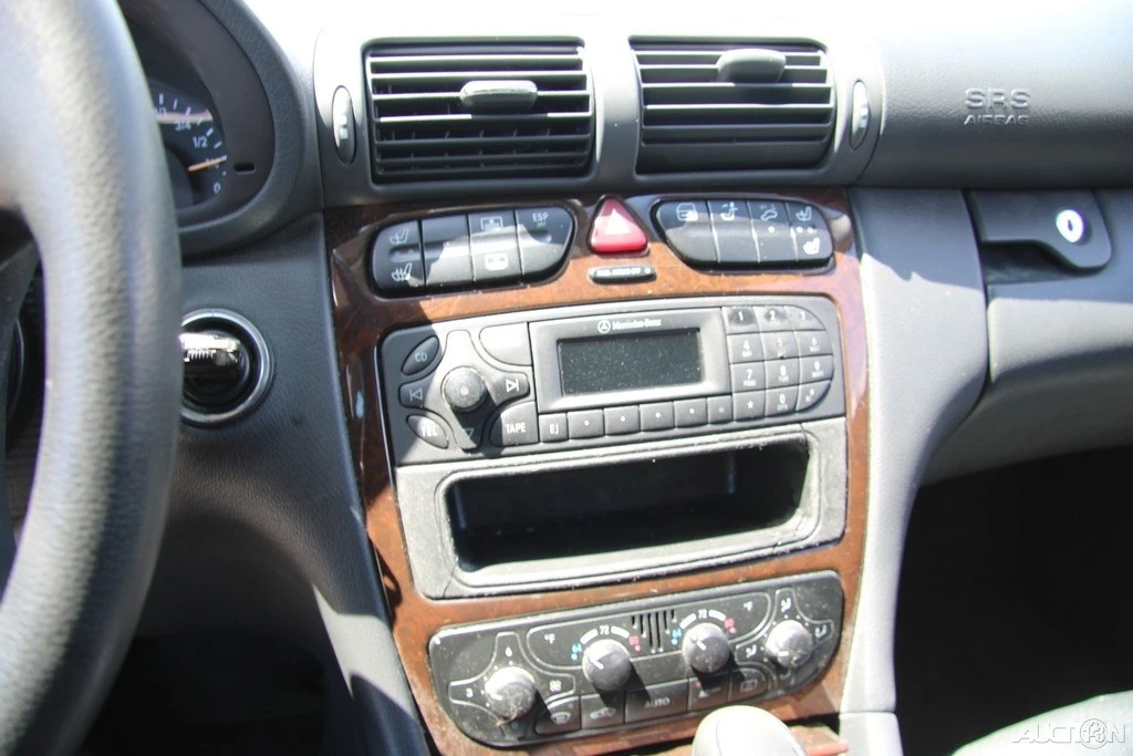 2004 Mercedes-Benz W203 C-Class - Image 19 of 24
