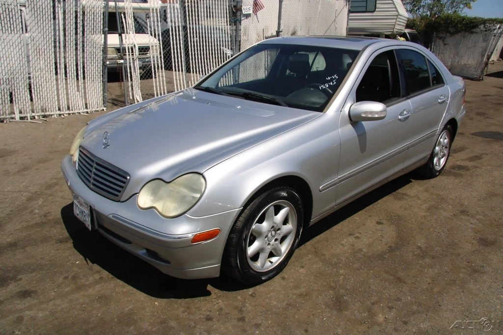 2004 Mercedes-Benz W203 C-Class - Image 2 of 24